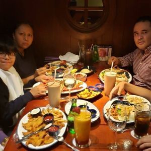 Meet your Posher, Esther